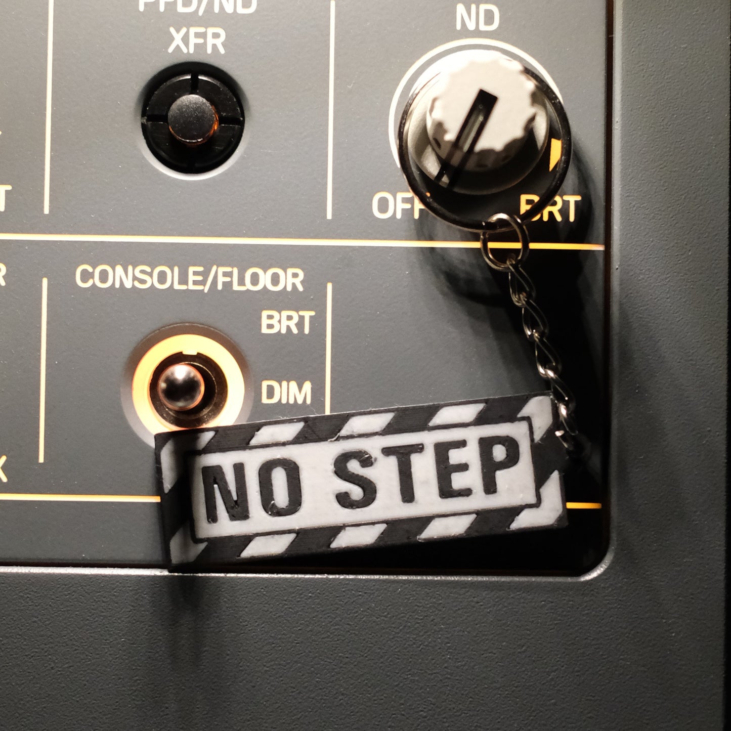 NO STEP KEYCHAIN